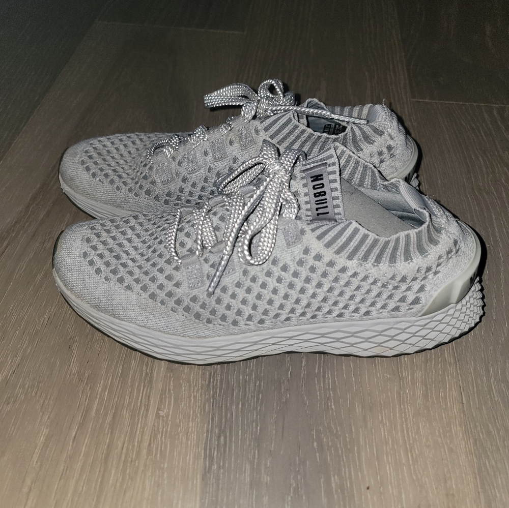 No Bull size 9 knit sneakers